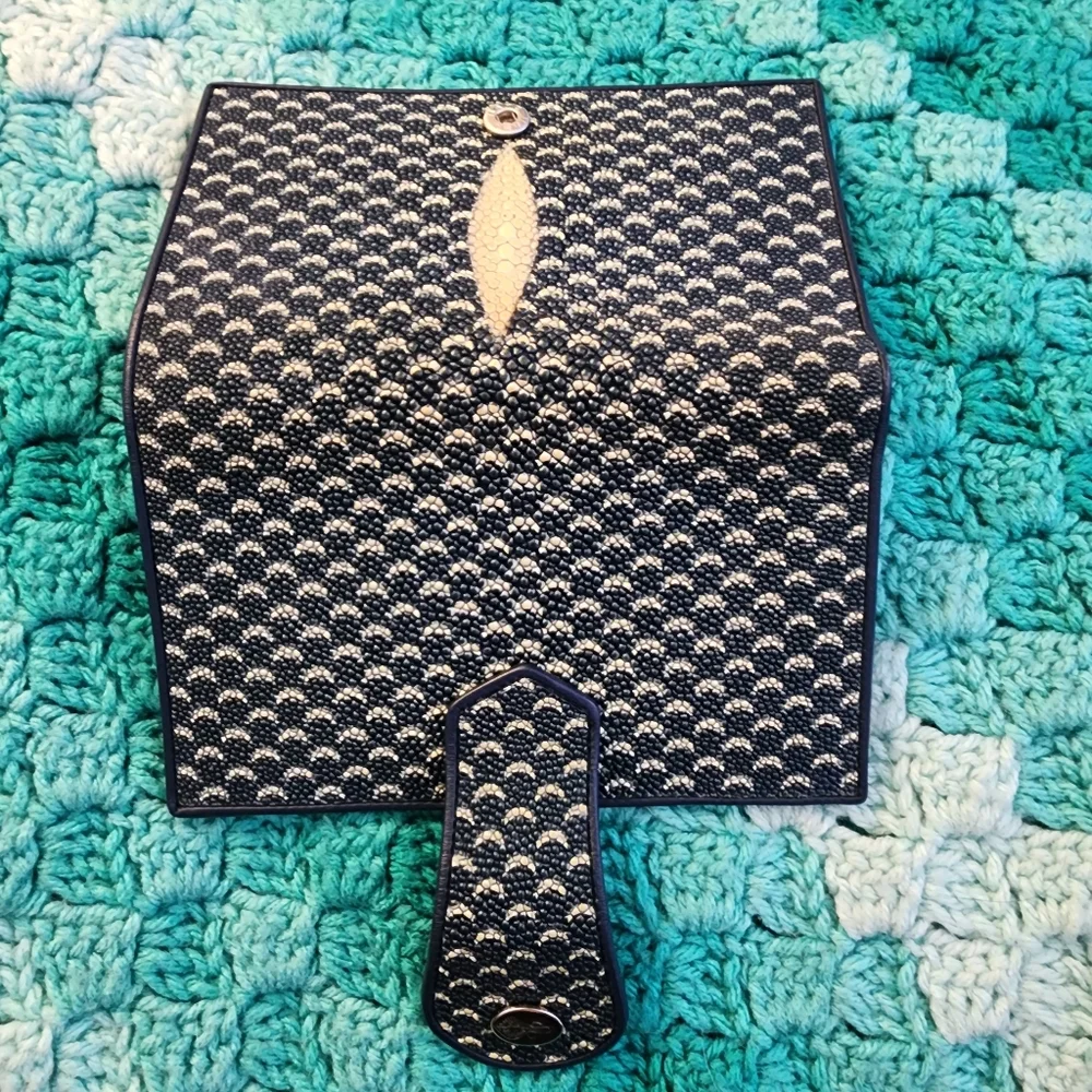 Stingray Leather Blue & White Scale Print Snap Bifold Wallet